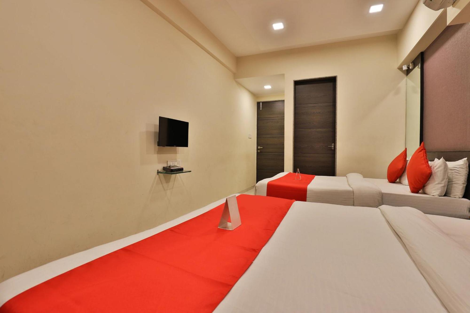 Hotel Royal Rituals Vesu Surat Ngoại thất bức ảnh